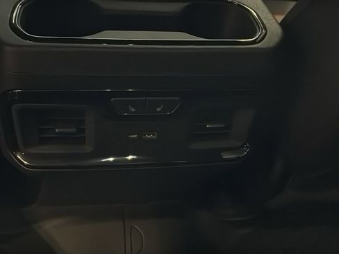 Used 2023 GMC Sierra 1500 AT4 w/ AT4 Preferred Package image 21