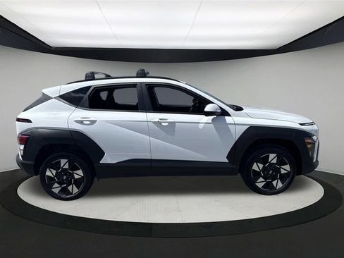 Certified 2025 Hyundai Kona SEL AWD/4WD image 3