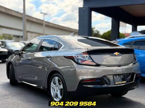 Used 2017 Chevrolet Volt LT FWD image 5