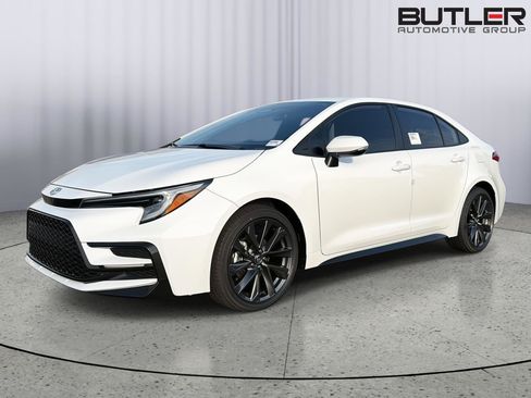 New 2026 Toyota Corolla SE FWD image 1
