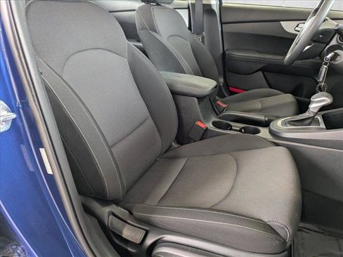 Used 2024 Kia Forte LXS w/ LXS Technology Package FWD image 19