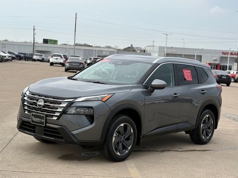 Certified 2026 Nissan Rogue SV w/ SV Premium Package image 3