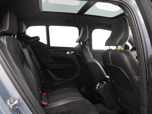 Used 2020 Volvo XC40 T5 R-Design AWD/4WD image 14