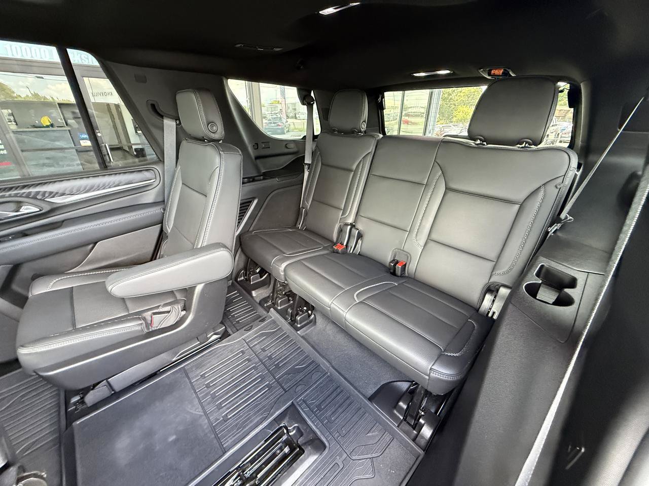 Used 2024 GMC Yukon Denali w/ Advanced Technology Package AWD/4WD image 45
