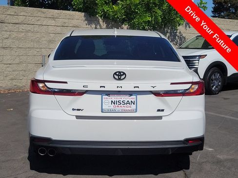 Used 2025 Toyota Camry SE w/ Convenience Package FWD image 31