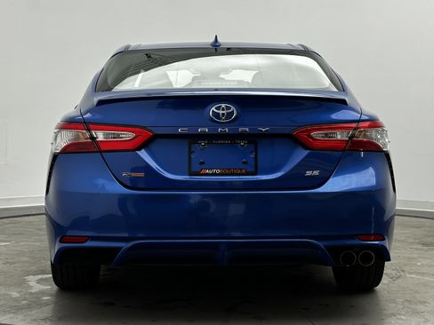 Used 2020 Toyota Camry SE image 6