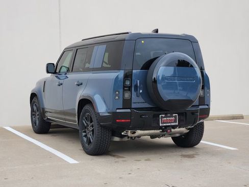 New 2026 Land Rover Defender 110 X-Dynamic SE image 3