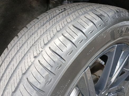 Used 2024 Chevrolet Equinox LS w/ LS Convenience Package FWD image 9