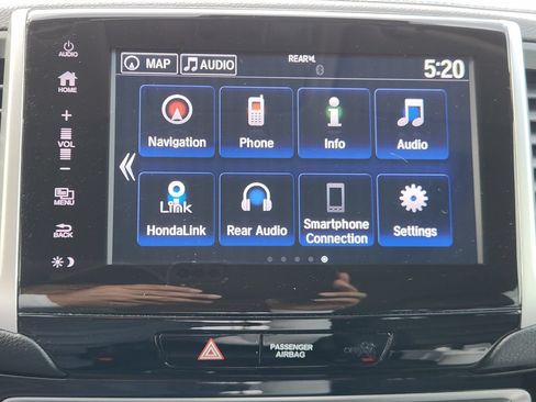 Used 2017 Honda Pilot Touring image 16