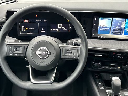 New 2026 Nissan Kicks SV image 14