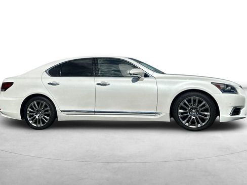 Used 2017 Lexus LS 460 w/ Comfort Package RWD image 7