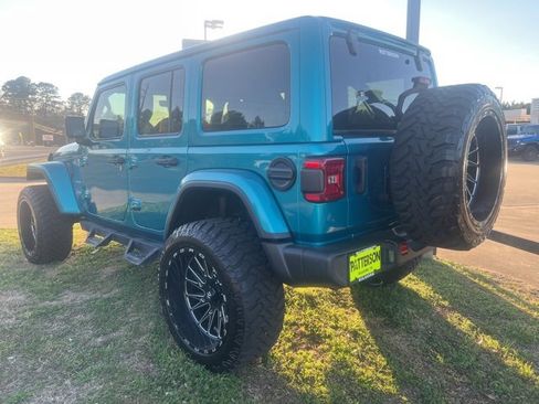 Used 2020 Jeep Wrangler Unlimited Sahara image 5