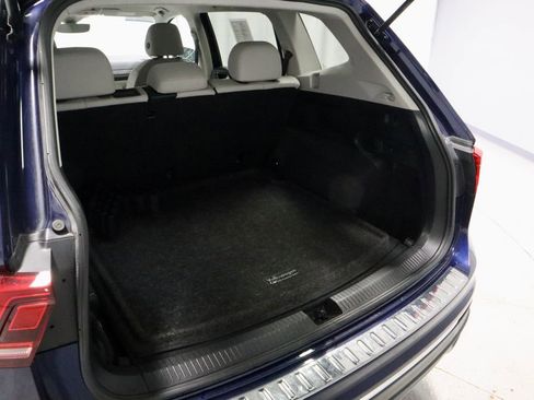 Used 2022 Volkswagen Tiguan SE image 12