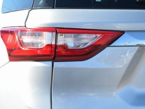 Used 2018 Chevrolet Traverse LT image 10