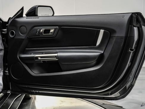 Used 2021 Ford Mustang Shelby GT500 w/ Carbon Fiber Track Pack RWD image 93