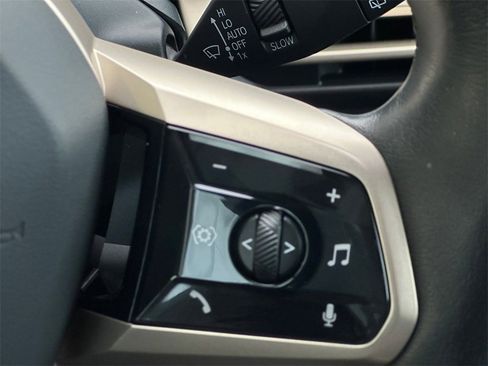 Used 2023 BMW iX xDrive50 w/ Premium Package image 31