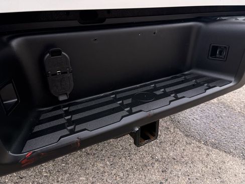 Used 2024 Nissan Frontier SV w/ SV Convenience Package image 52