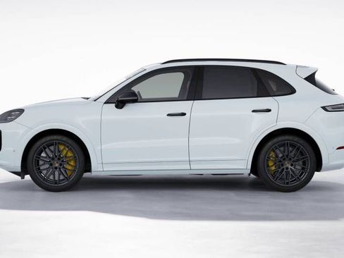 Certified 2026 Porsche Cayenne GTS AWD/4WD image 2