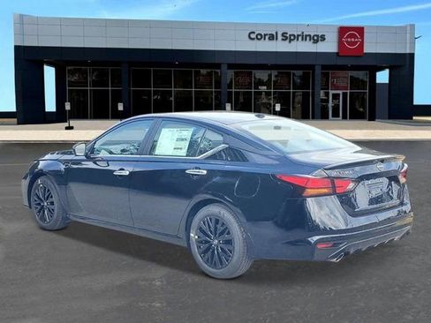 New 2026 Nissan Altima 2.5 SV w/ SV Special Edition Package FWD image 3