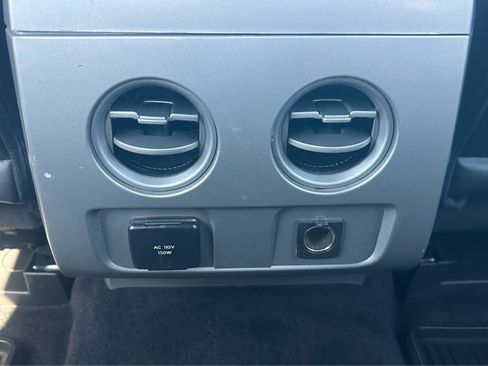 Used 2011 Ford F150 Lariat w/ Lariat Chrome Pkg image 11