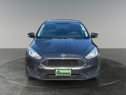 Used 2015 Ford Focus SE FWD image 2
