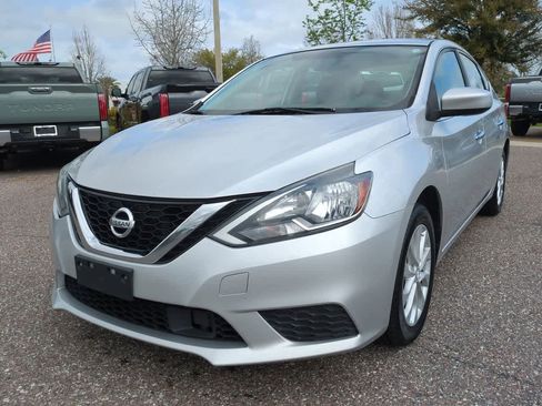 Used 2019 Nissan Sentra SV image 2