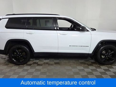 Used 2023 Jeep Grand Cherokee L Laredo image 9