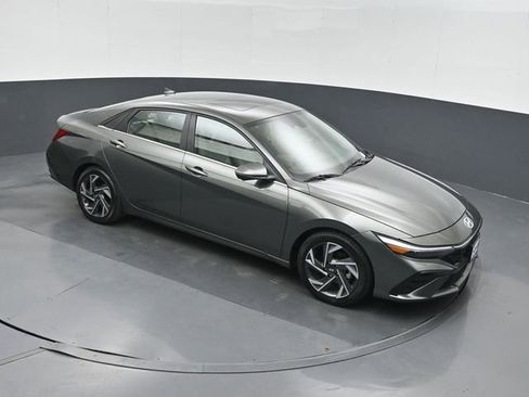 Used 2024 Hyundai Elantra Limited FWD image 28