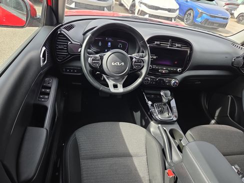 Used 2023 Kia Soul EX image 8