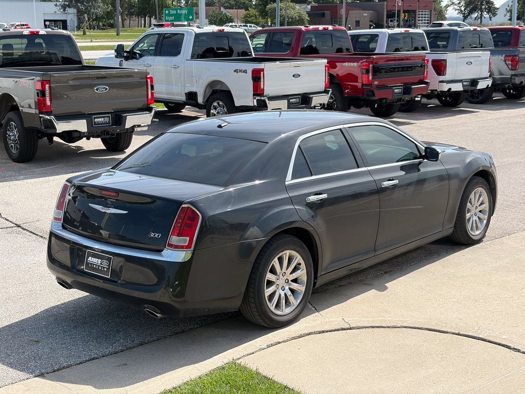 Used 2011 Chrysler 300 Limited RWD image 6