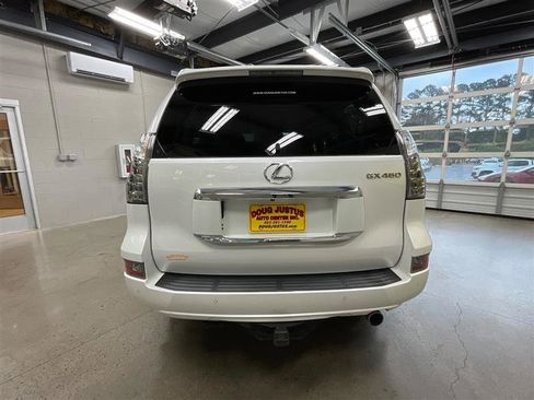 Used 2017 Lexus GX 460 Premium w/ Premium Package AWD/4WD image 4
