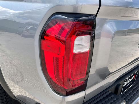 Used 2024 GMC Canyon Denali image 29