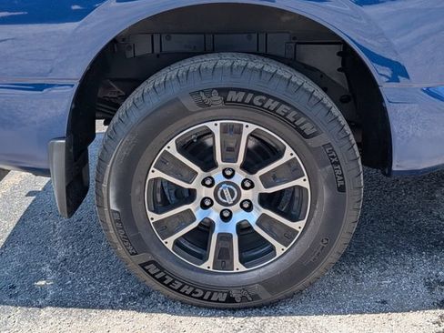 Used 2021 Nissan Titan SV w/ SV Convenience Package AWD/4WD image 3