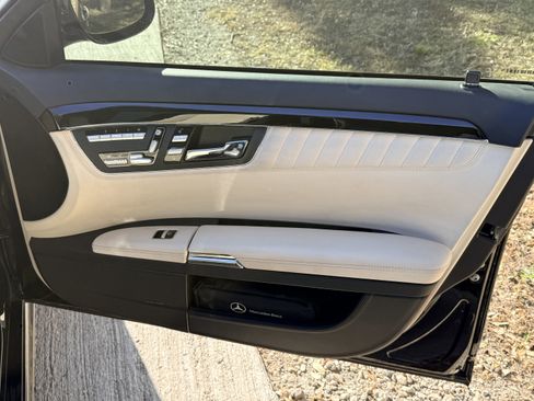 Used 2009 Mercedes-Benz S 550 image 34