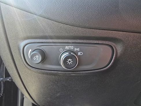 Used 2019 Chevrolet Equinox LT FWD image 24