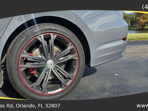 Used 2019 Volkswagen Jetta GLI image 12