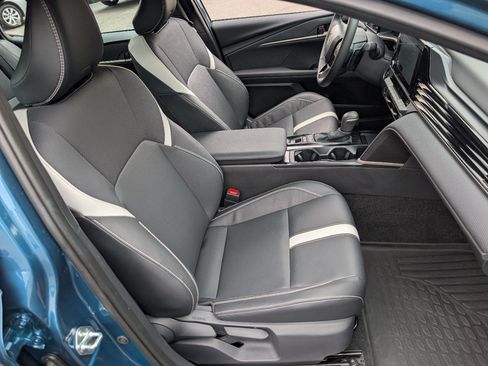 Used 2026 Toyota Camry SE w/ Convenience Package FWD image 8