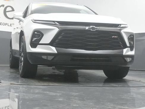 Used 2023 Chevrolet Blazer RS w/ Driver Confidence II Package FWD image 3