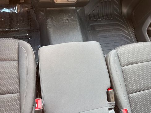 Used 2025 Chevrolet Silverado 1500 W/T image 21