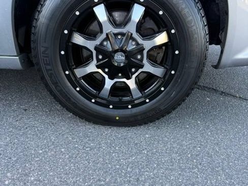 Used 2017 Dodge Grand Caravan SXT FWD image 12