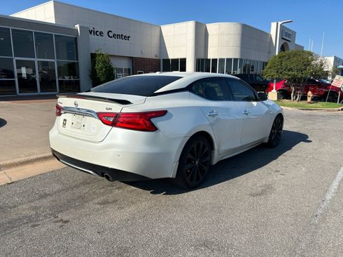 Used 2017 Nissan Maxima SR w/ Midnight Edition FWD image 5