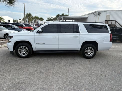 Used 2019 Chevrolet Suburban LT RWD image 4