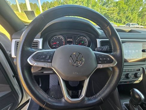 Used 2021 Volkswagen Atlas Cross Sport SE FWD image 23