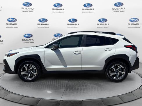 Used 2024 Subaru Crosstrek 2.0i Premium AWD/4WD image 2