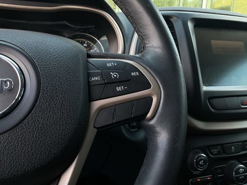 Used 2014 Jeep Cherokee Limited FWD image 37