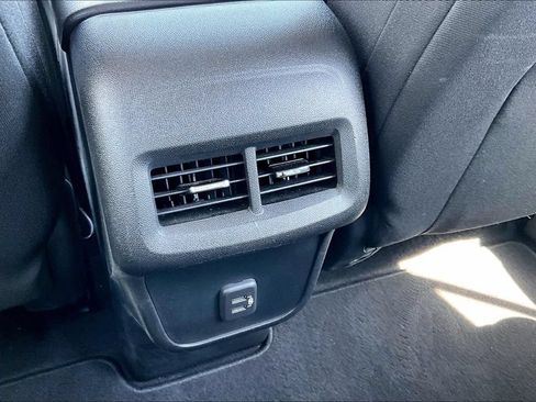 Used 2020 Chevrolet Equinox LS FWD image 22