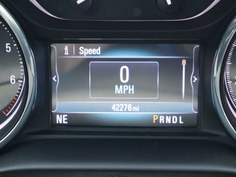 Used 2019 Buick Envision Essence FWD image 11