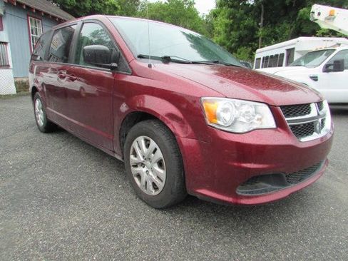 Used 2018 Dodge Grand Caravan SE w/ UConnect Hands-Free Group FWD image 1