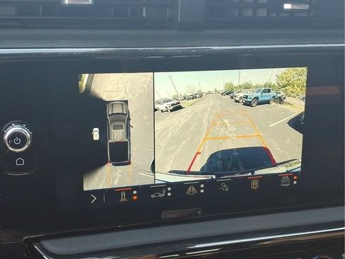 Used 2024 GMC Sierra 1500 AT4 w/ Technology Package AWD/4WD image 6