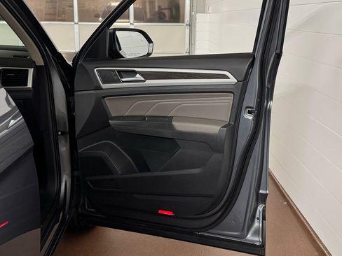 Used 2023 Volkswagen Atlas SE image 41